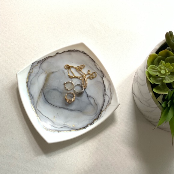 Triad Art Design Other - Trinket jewelry side table decorative dish plate.